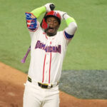 watch:-usa-advances-to-world-baseball-classic-championship-on-controversial-final-play