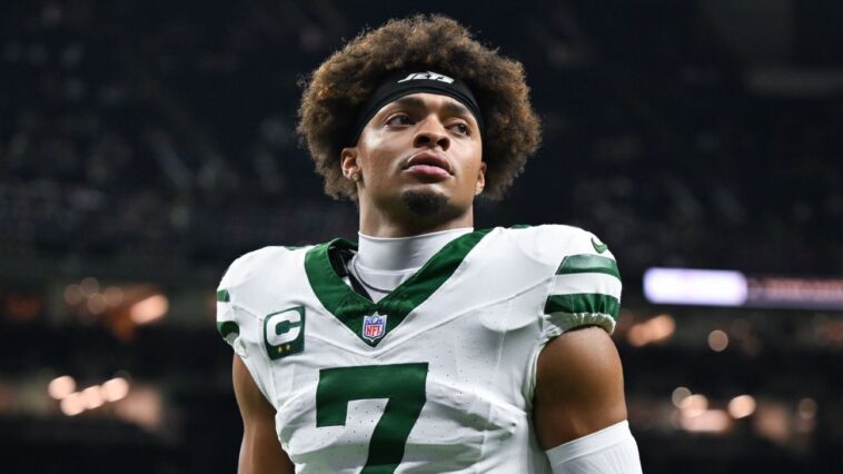 sources:-jets-trade-qb-fields-to-chiefs-for-pick