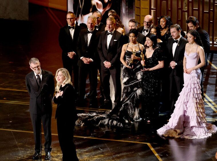 watch-how-hollywood-turned-the-oscars-into-a-political-therapy-session