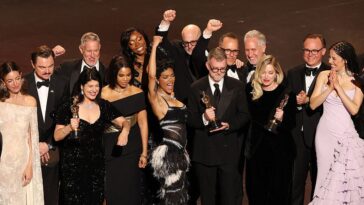 the-oscars-nobody-watched:-hollywood-congratulates-itself-again