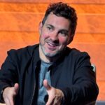 mark-normand-says-late-night-is-‘dying’-—-how-the-stand-up-comic-keeps-up-in-a-changing-comedy-scene