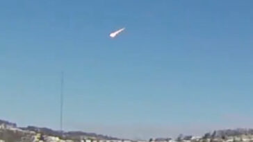rare-daytime-meteor-seen-over-cleveland,-ohio,-with-boom-heard-as-far-away-as-new-york