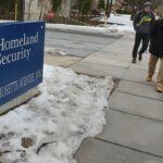 apple-news-fails-to-provide-balanced-coverage-of-dhs-shutdown,-ignores-right-leaning-outlets:-study