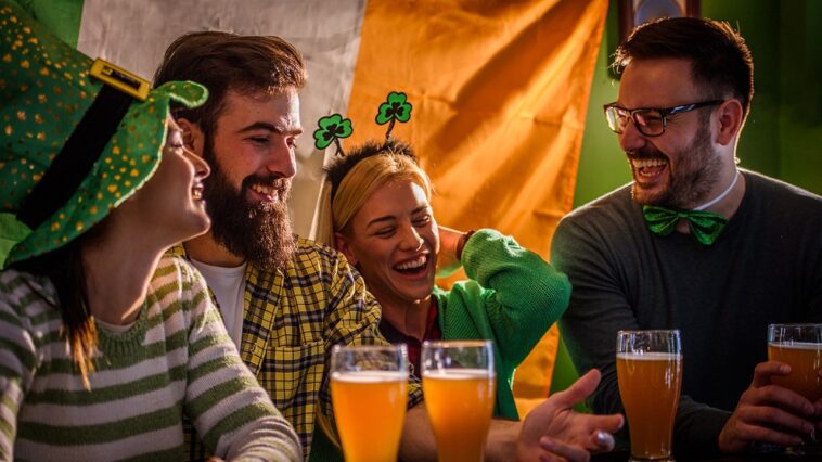 is-the-‘irish-goodbye’-rude?-experts-say-most-people-get-it-wrong