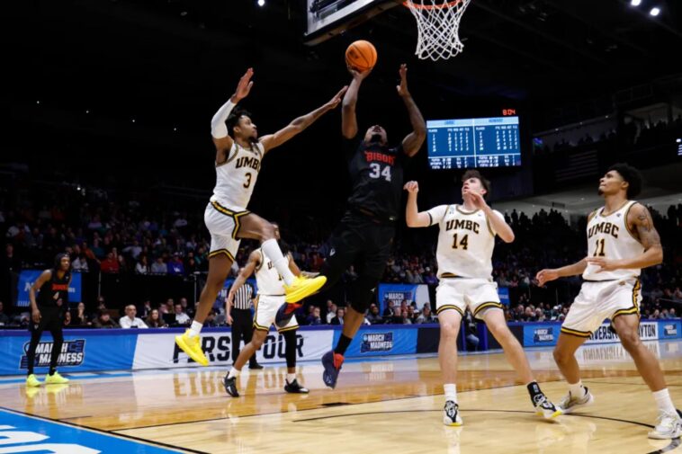 howard-squeaks-past-umbc-for-first-ncaa-tournament-win-ever