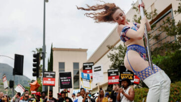 hollywood-protests-hollywood:-striking-writers-guild-staffers-protest-their-own-union-at-sag-aftra-headquarters