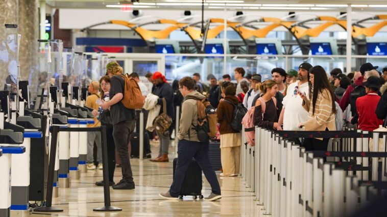 flight-passengers-are-warned-things-could-get-worse-amid-dhs-shutdown,-delays-and-callouts