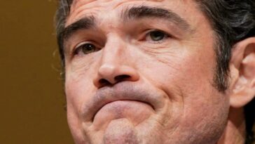 “betrayal-is-rarely-spontaneous”:-after-joe-kent-resigns-he-announces-interview-with-tucker-carlson