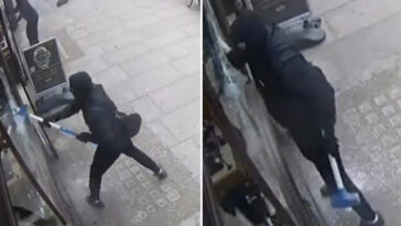 wild-video-shows-masked-robbers-smashing-jewelry-store-window-with-sledgehammer-in-$130k-spree