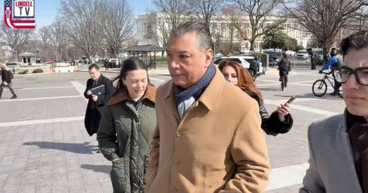 watch:-democrat-senator-alex-padilla-scurries-away-as-reporter-questions-him-about-o’keefe’s-undercover-cash-for-ballots-video-on-skid-row