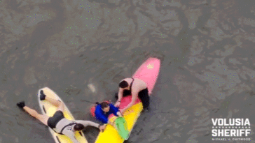 video-shows-suspect’s-desperate-river-escape-as-officers-launch-paddleboard-pursuit