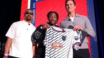 tom-brady-picks-ashton-jeanty,-stefon-diggs,-gronk-for-flag-football-team