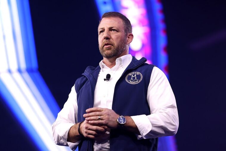 senate-committee-narrowly-advances-markwayne-mullin’s-dhs-nomination-with-help-from-democrat