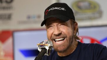 86-year-old-chuck-norris-hospitalized-after-suffering-‘medical-emergency’