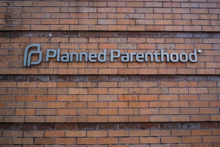 planned-parenthood-chapter-hit-with-$500k-settlement-over-discrimination-against-white-employees