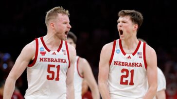 nba-debut-to-march-madness:-sandfort-surprises-brother-in-nebraska-win