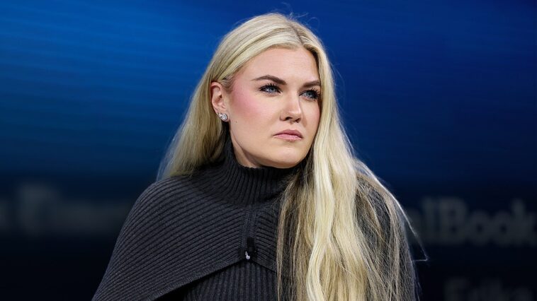 alo-faces-potential-legal-trouble-after-erika-kirk’s-clothing-purchase-history-turned-into-viral-smear