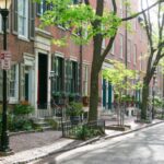 philadelphia-couple-use-french-bulldog-to-get-revenge-on-irksome-porch-pirates,-leave-gift-they’ll-never-forget