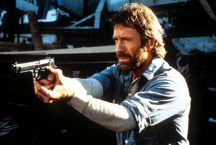 hollywood-outlet-slammed-for-saying-chuck-norris’-politics,-‘cop-agenda’-overshadowed-his-legacy