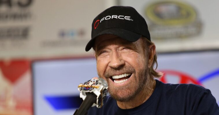 variety-publishes-disgusting-chuck-norris-political-hit-piece-the-day-after-his-death