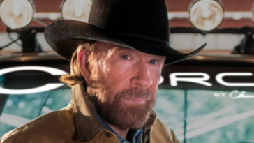variety-publishes-disgusting-chuck-norris-political-hit-piece-the-day-after-his-death