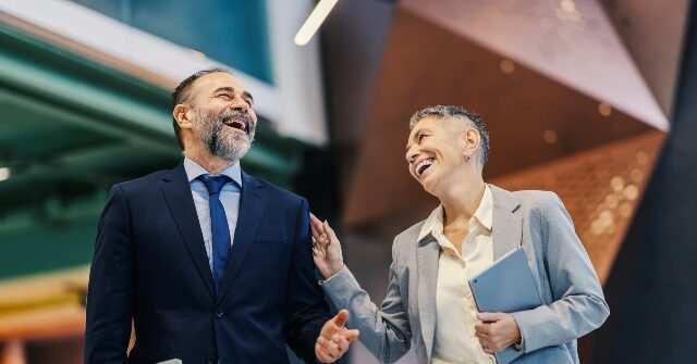 learn-to-speak-corporate:-ai-translator-converts-english-into-satirical-linkedin-jargon