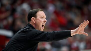 sources:-cuse-turns-to-ex-star-mcnamara-as-hc