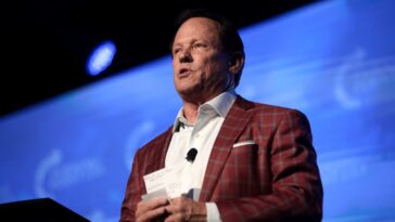 cheerleading-magnate-and-conservative-publisher-jeff-webb-dies-aged-76