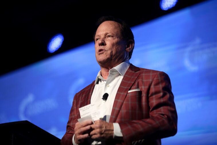 cheerleading-magnate-and-conservative-publisher-jeff-webb-dies-aged-76