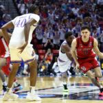 st.-john’s-beats-kansas-at-buzzer-in-march-madness-thriller-to-reach-first-sweet-16-since-1999