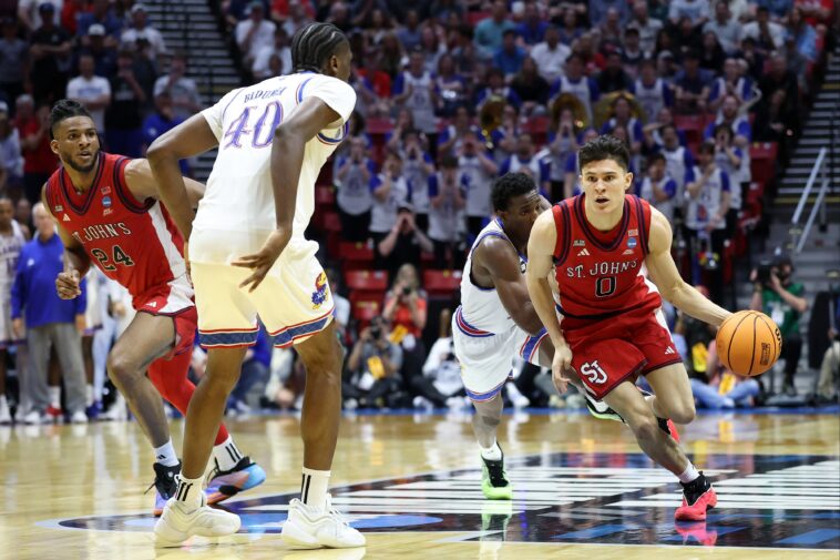 st.-john’s-beats-kansas-at-buzzer-in-march-madness-thriller-to-reach-first-sweet-16-since-1999