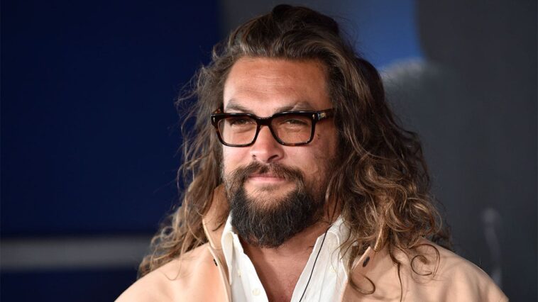 jason-momoa-flees-hawaiian-home-amid-dangerous-flooding