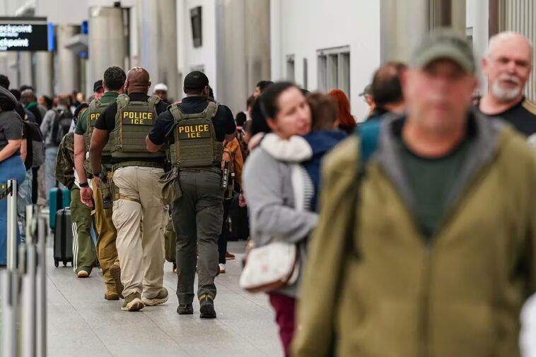 trump-praises-ice-at-airports-as-crisis-deepens-and-hints-at-a-bigger-move