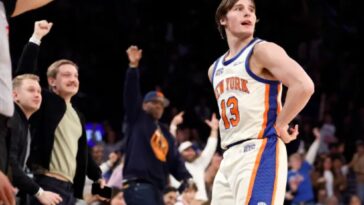 tyler-kolek-dropped-42-points-during-the-day-— then-had-a-crowd-pleasing-knicks-moment-at-night