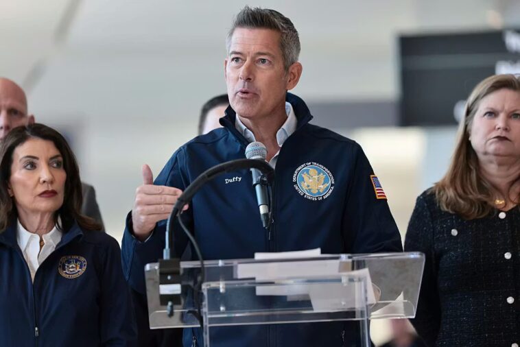 trump-admin-debunks-viral-rumor-after-deadly-laguardia-crash