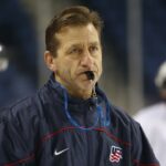 former-yale-hockey-coach-alleges-‘toxic-environment’-under-athletic-director-victoria-chun,-letter-shows