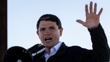 ‘no-ban,-no-wall’:-texas-dem-senate-candidate-james-talarico-pledges-to-end-trump’s-so-called-‘muslim-ban’