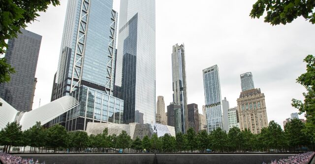 still-there:-the-enduring-power-of-the-american-flag-25-years-after-9/11