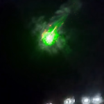 bright-green-fireball-zooms-through-the-sky-in-washington-and-california-(video)