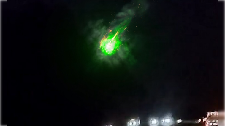 bright-green-fireball-zooms-through-the-sky-in-washington-and-california-(video)