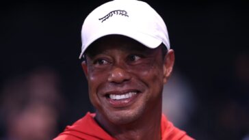 tiger-woods-announces-surprise-return-to-professional-golf