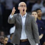 hurley-asks-rival-fans-to-join-forces-in-sweet-16