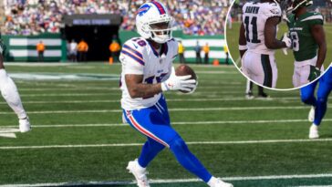 eagles-signing-elijah-moore-to-one-year-contract-that-could-offer-aj.-brown-clue