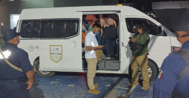 mexican-cops-find-229-migrants-inside-trailer-at-police-impound