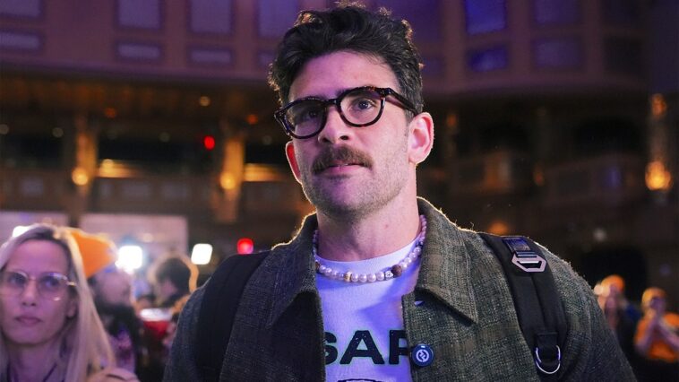 left-wing-influencer-downplays-cuba-blackouts,-worsening-shortages:-‘people-are-partying’