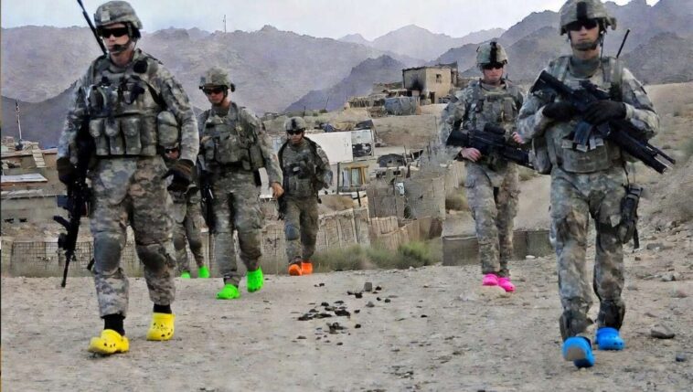 soldiers-issued-crocs-so-trump-can-say-he-didn’t-put-boots-on-the-ground