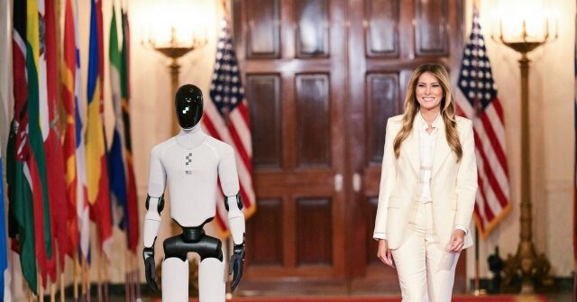 fashion-notes:-melania-trump-struts-alongside-robot-in-dolce-&-gabbana