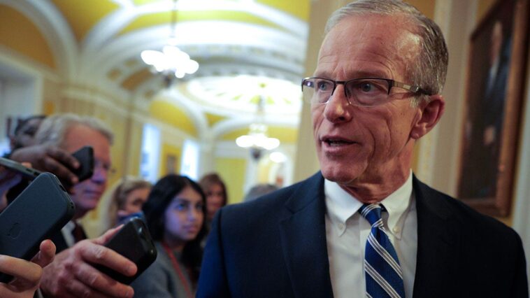 dems-block-dhs-funding-after-gop-rejects-their-counter,-thune-says-schumer-‘going-in-circles’