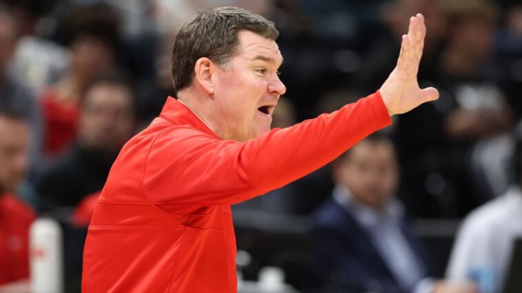 arizona’s-lloyd-brushes-off-unc-job-speculation