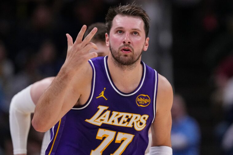 road-weary-lakers-close-out-6-game-trip-with-win-over-pacers